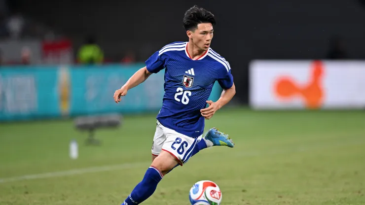 TOKYO, JAPAN - MAY 31: Kento Shiogai of Japan controls the ball during the international friendly match between Japan and Iceland at MUFG Stadium on May 31, 2026 in Tokyo, Japan. (Photo by Kenta Harada/Getty Images)