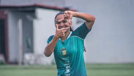 Livia FIgueira em campo pelo Piripiri na temporada 2026