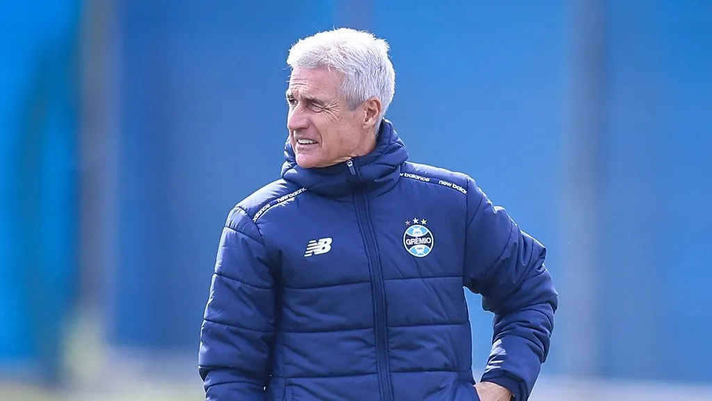 Luís Castro vem aproveitando Gabriel Mec – FOTO: LUCAS UEBEL/GREMIO FBPA