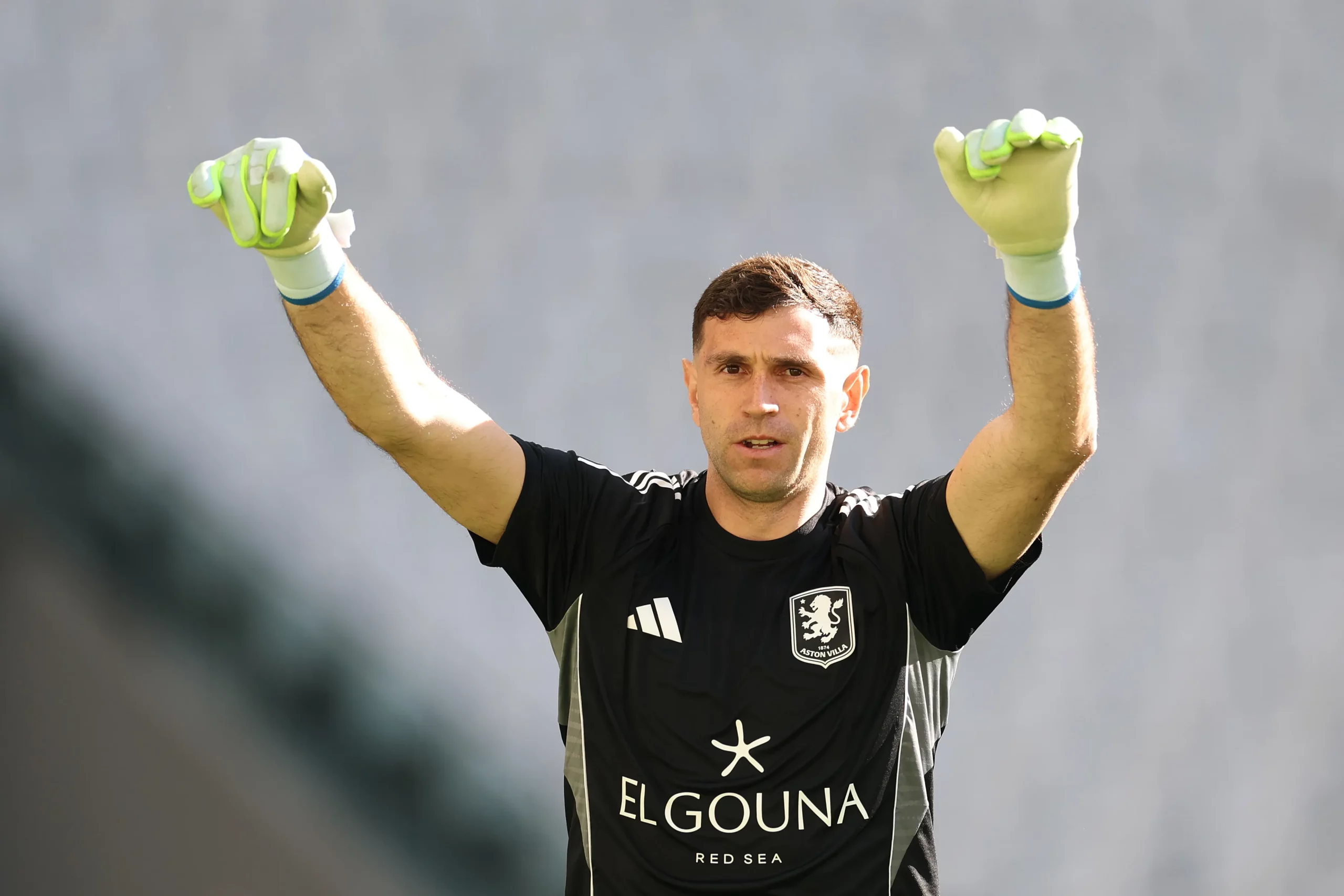 Martínez é goleiro do Aston Villa. Photo by Maja Hitij/Getty Images