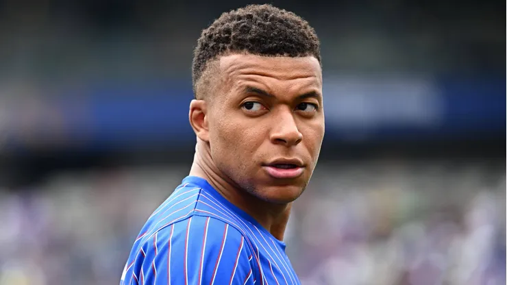 Mbappé prestou solidariedade ao treinador. Foto: Lahalle Pierre/IMAGO/Presse Sports
