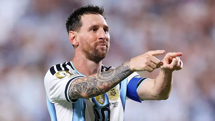 Messi comemora um de seus gols contra a Argélia - (Photo by Michael Steele/Getty Images)