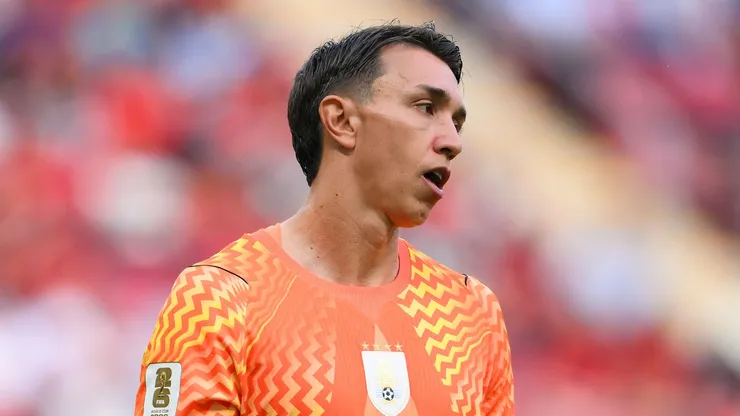 Muslera quebra silêncio, pede desculpas ao Uruguai e faz desabafo emocionante após eliminação - Foto David RamosGetty Images