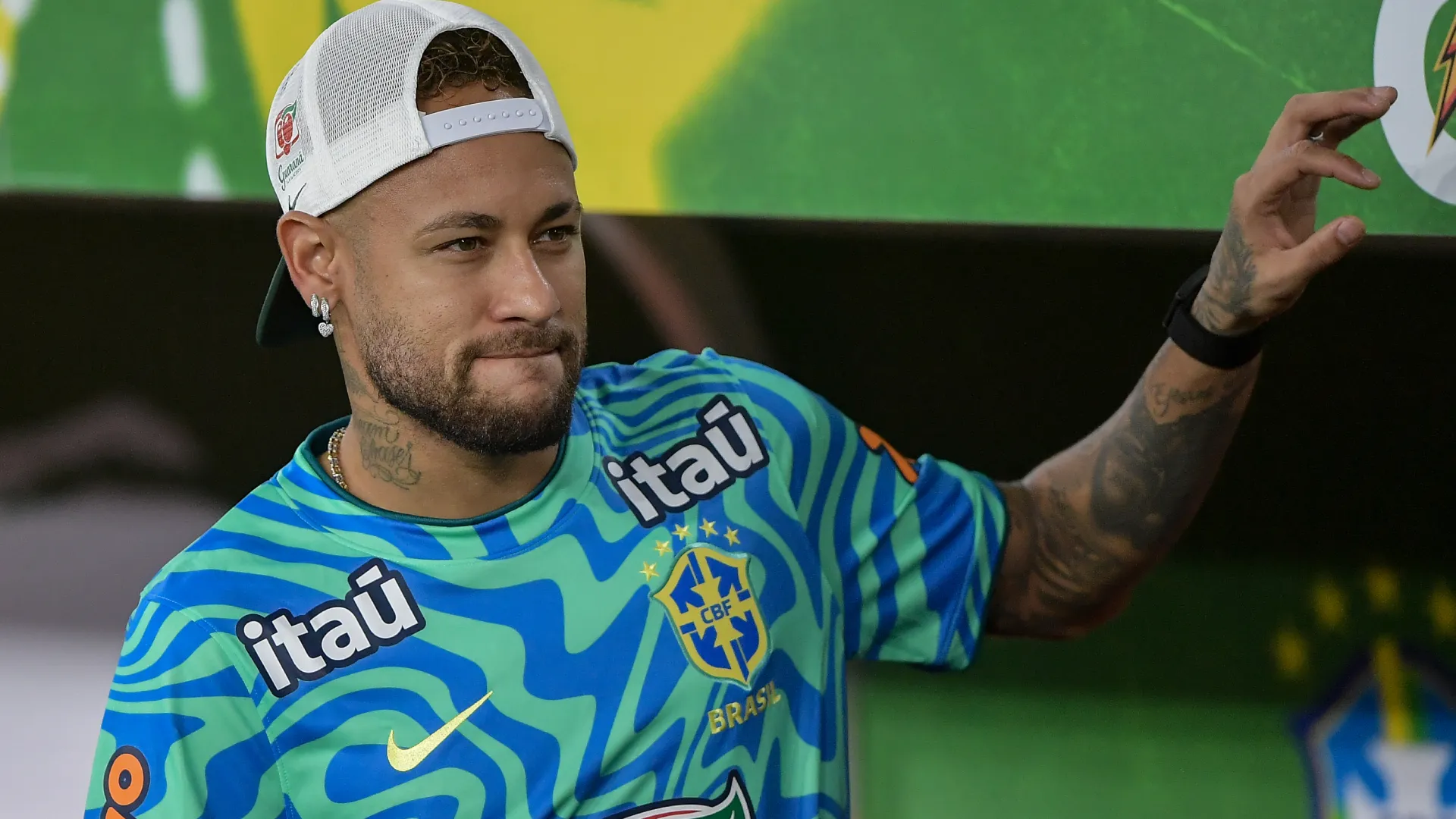Neymar se recupera de lesão na Seleção Brasileira – Foto: Thiago Ribeiro/AGIF