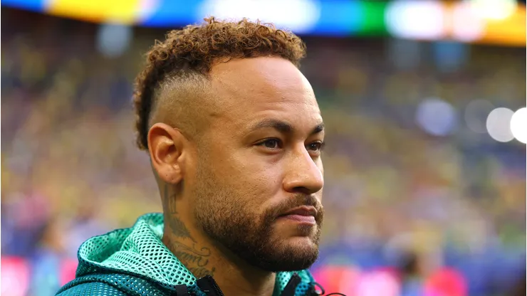 Neymar antes do duelo com a Escócia em Miami.