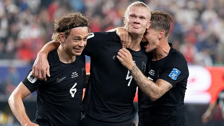 Noruega comemora vitória na Copa do Mundo. (Photo by Al Bello/Getty Images)