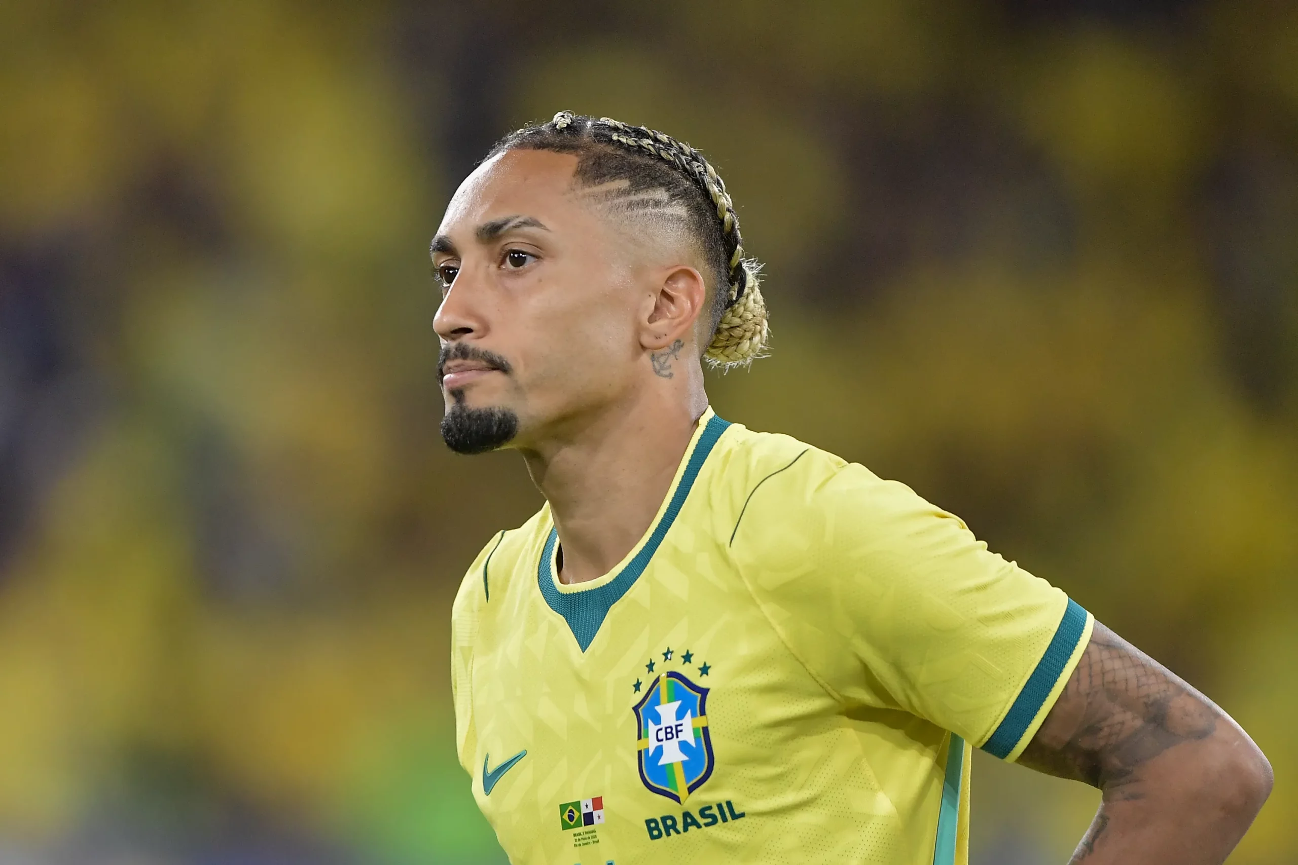 Raphinha preocupa a seleção no meio da Copa. Foto: Thiago Ribeiro/AGIF 