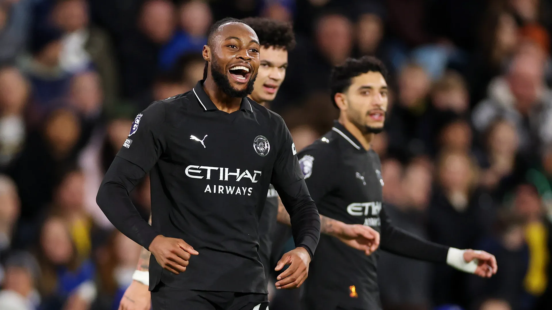 Antoine Semenyo em ação pelo Manchester City – Foto: Justin Setterfield/Getty Images