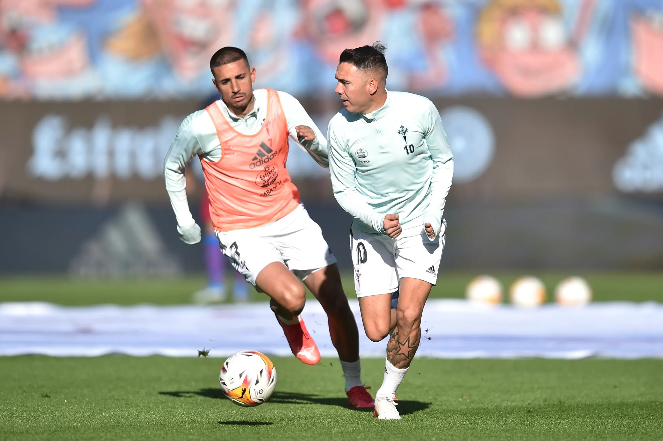 Galhardo ao lado de Iago Aspas. Photo by Juan Manuel Serrano Arce/Getty Images