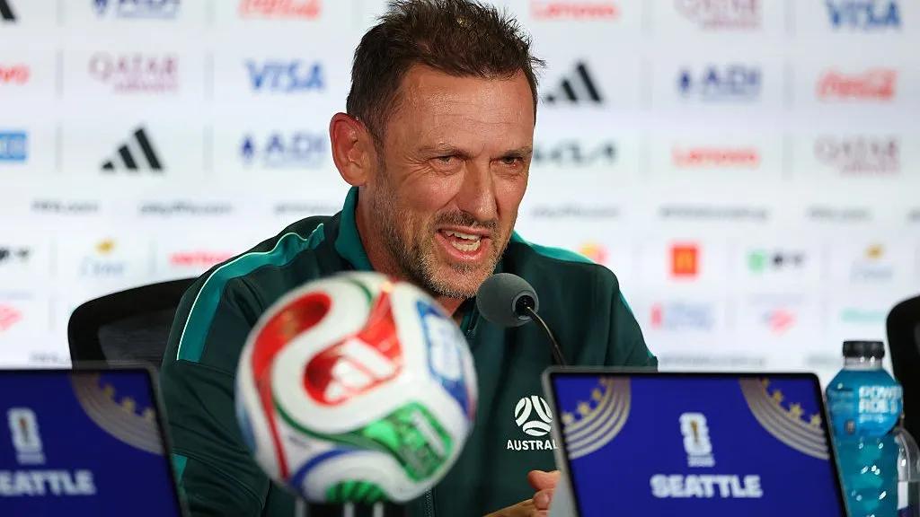 Tony Popovic em entrevista coletiva em Seatle –  (Photo by Soobum Im/Getty Images)
