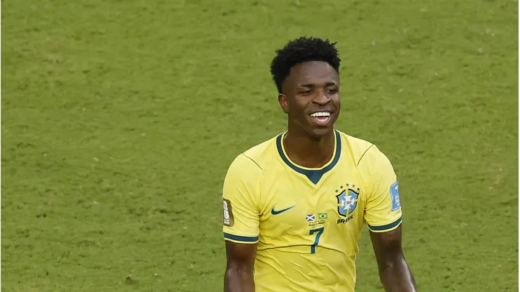 Vini Jr. comemorando gol pela Seleção.