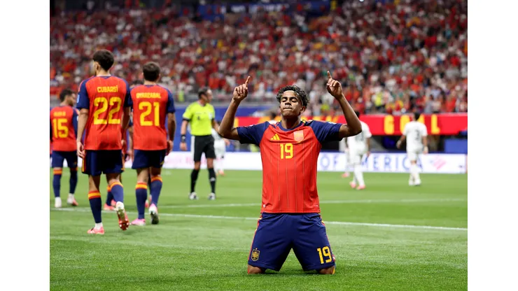 De la Fuente, técnico da Espanha, rasga elogios para Yamal após vitória. Foto: Justin Setterfield/Getty Images