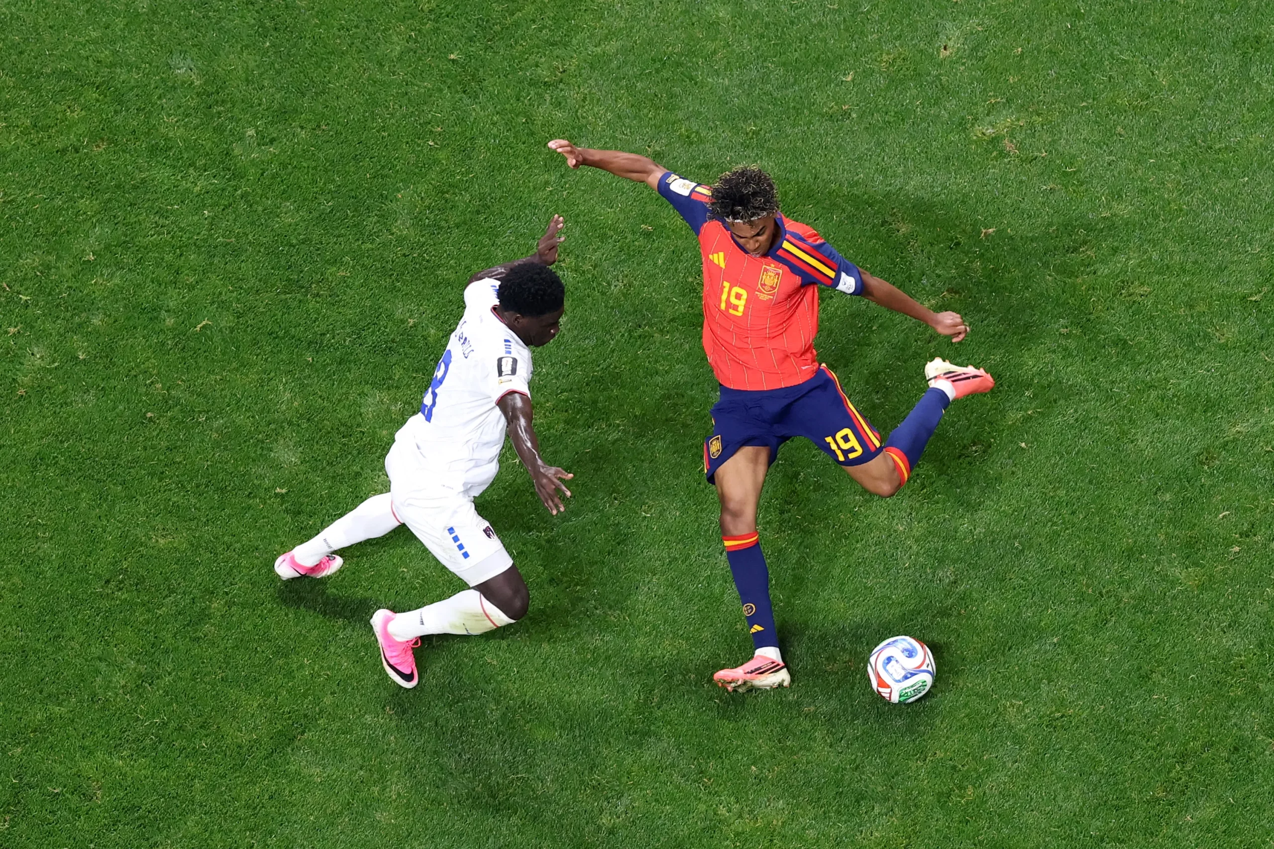 ATLANTA, GEORGIA – JUNE 15: Lamine Yamal #19 of Spain shoots during the FIFA World Cup 2026 Group H match between Spain and Cabo Verde at Atlanta Stadium on June 15, 2026 in Atlanta, Georgia. (Photo by Justin Setterfield/Getty Images)