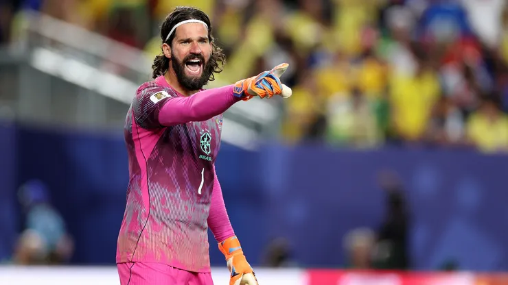 Alisson deve enfrentar a Escócia