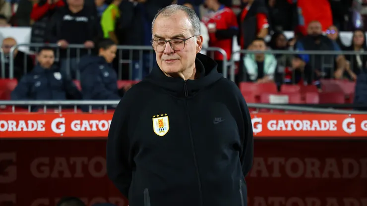 SANTIAGO, CHILE - SEPTEMBER 09: Marcelo Bielsa, Head coach of Uruguay looks on before the South American FIFA World Cup 2026 Qualifier match between Chile and Uruguay at Estadio Nacional de Chile on September 09, 2025 in Santiago, Chile. (Photo by Marcelo Hernandez/Getty Images)