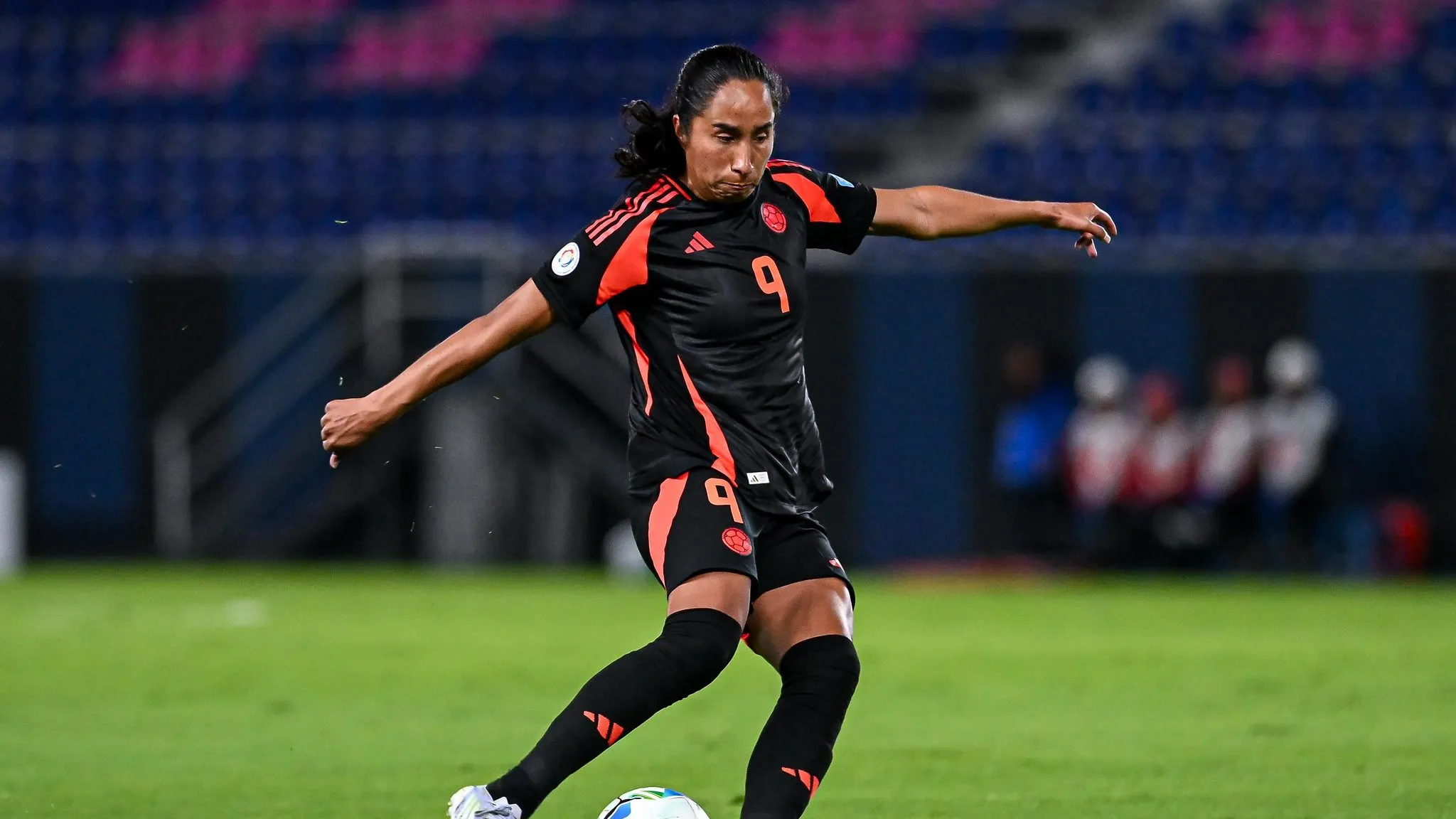 Jogadora da Colômbia em campo pela Copa América Feminina