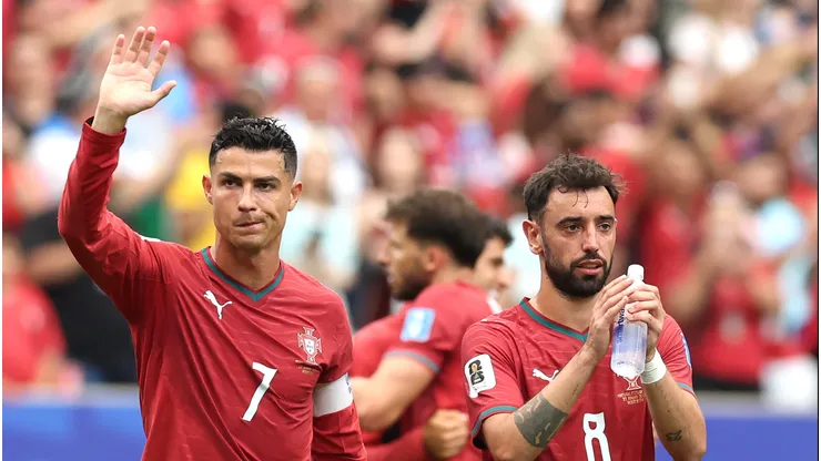 CR7 e Bruno Fernandes na Copa. (Photo by Michael Steele/Getty Images)