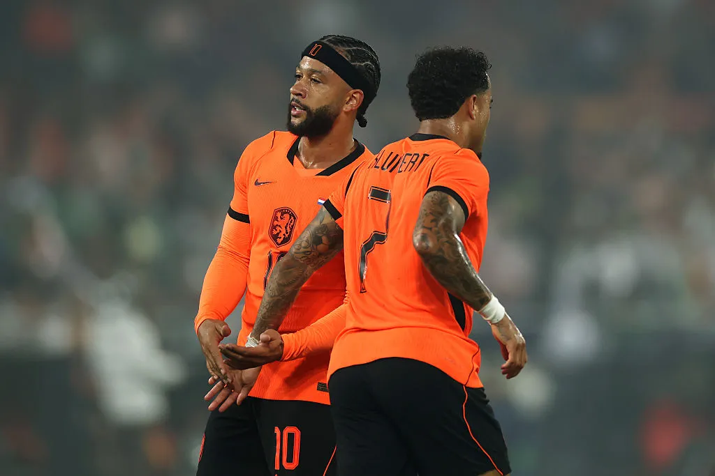 Depay durante partida pela Holanda. Foto: Dean Mouhtaropoulos/Getty Images