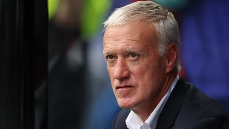 Didier Deschamps viajou para a França
