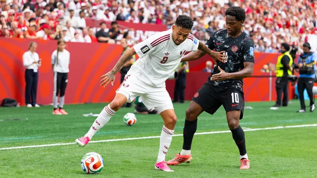 Edmilson Júnior teve boa atuação contra a Bósnia – Foto: Fran Santiago/Getty Images