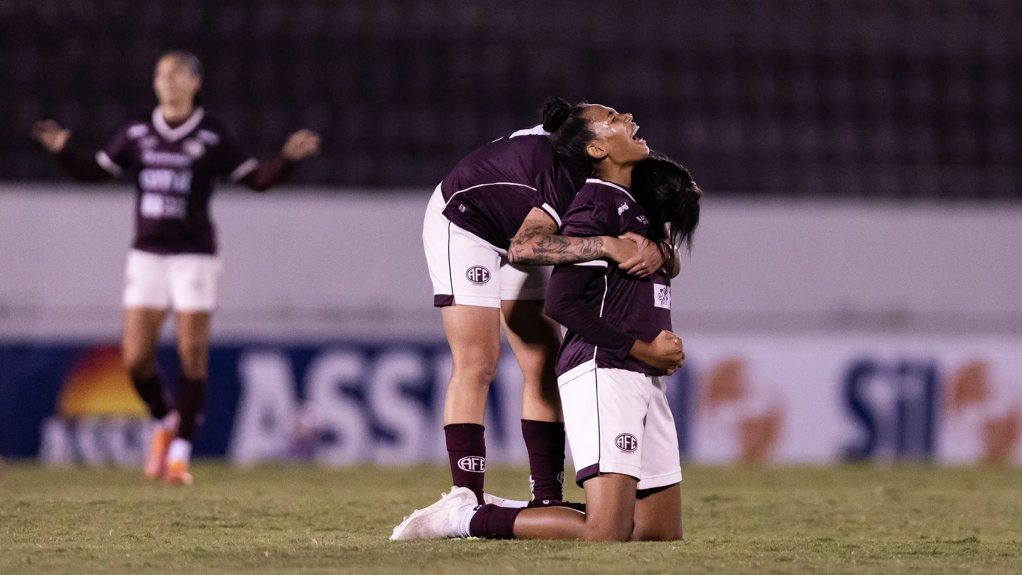 Jogadoras da Ferroviária celebra gol contra o Palmeiras