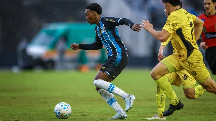 Gabriel Mec pode estar de saída do Grêmio
