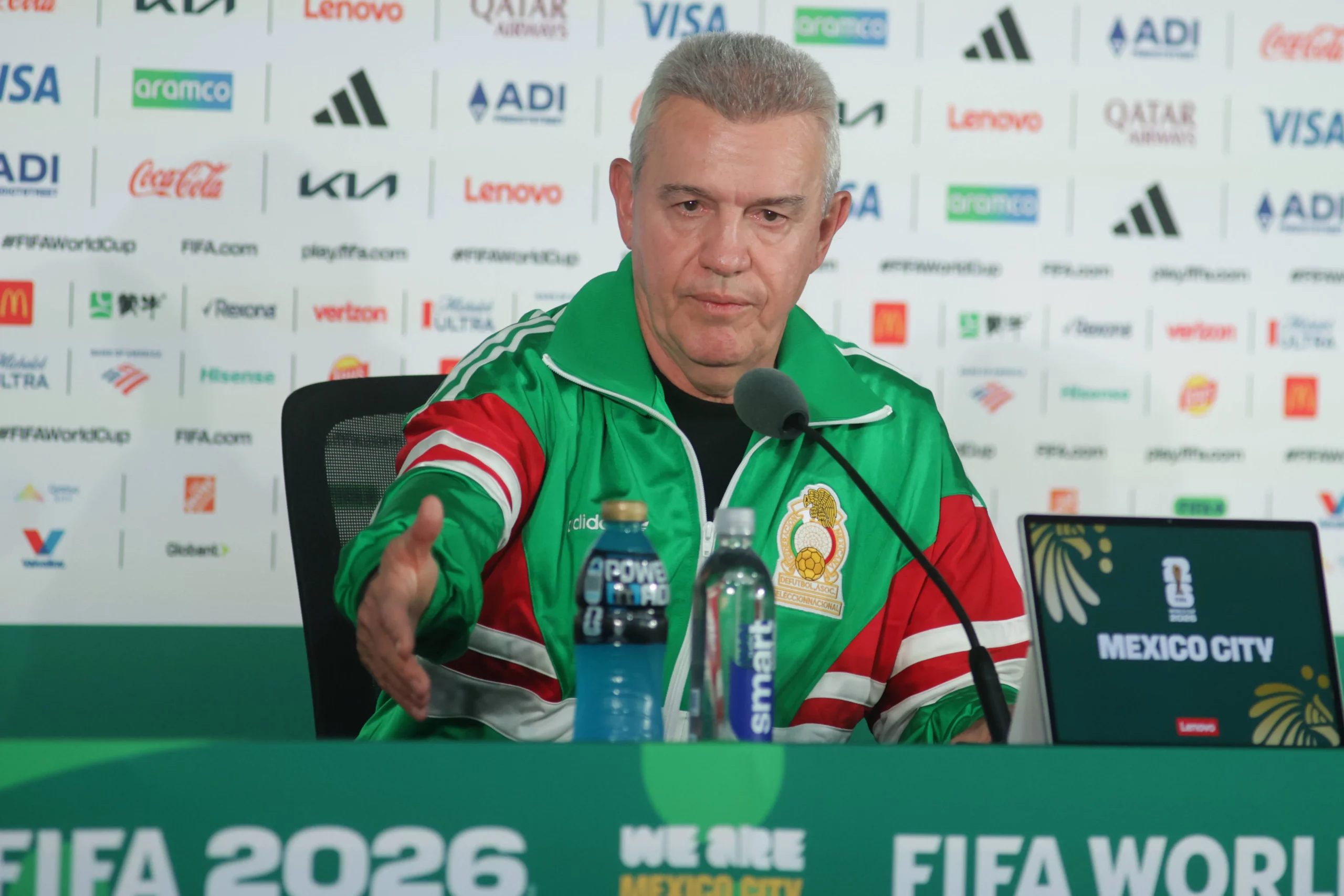 Técnico Javier Aguirre deve manter base do time que goleou a Sérvia em amistoso na semana passada – Foto: IMAGO / ZUMA Press Wire