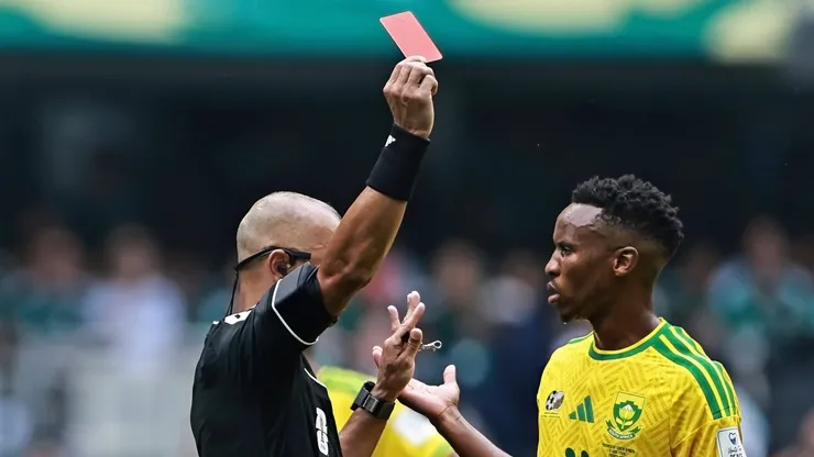 Wilton Pereira Sampaio expulsou três jogadores em estreia da Copa do Mundo - Foto: IMAGO / Action Plus