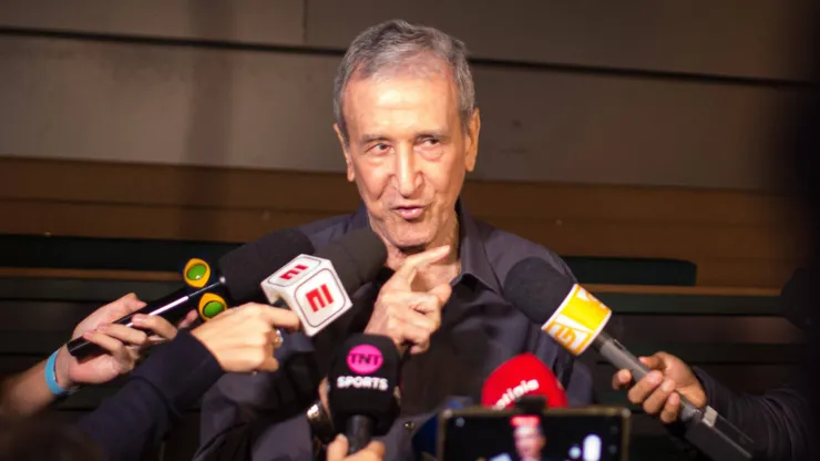 Parreira, de 84 anos, luta contra quadro de inflamação pulmonar e está em situação grave em hospital do Rio