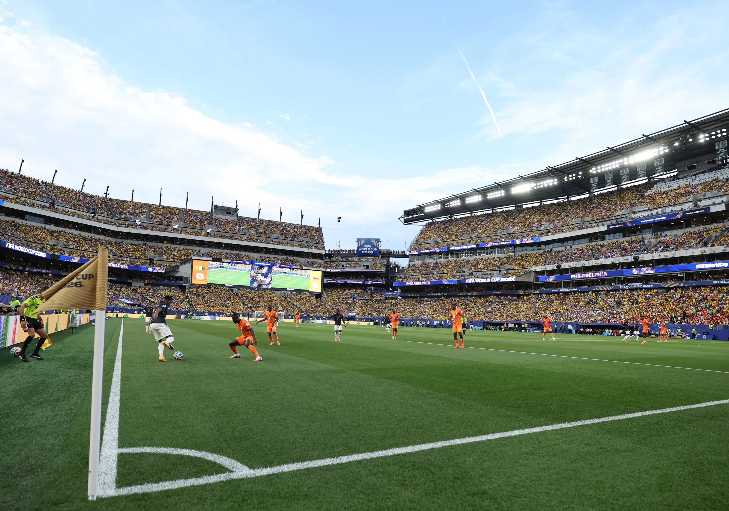 PHILADELPHIA, PENNSYLVANIA – JUNE 14: Gonzalo Plata #19 of Ecuador controls the ball during the FIFA World Cup 2026 Group E match between Cote D’Ivoire and Ecuador at Philadelphia Stadium on June 14, 2026 in Philadelphia, Pennsylvania. (Photo by Al Bello/Getty Images)