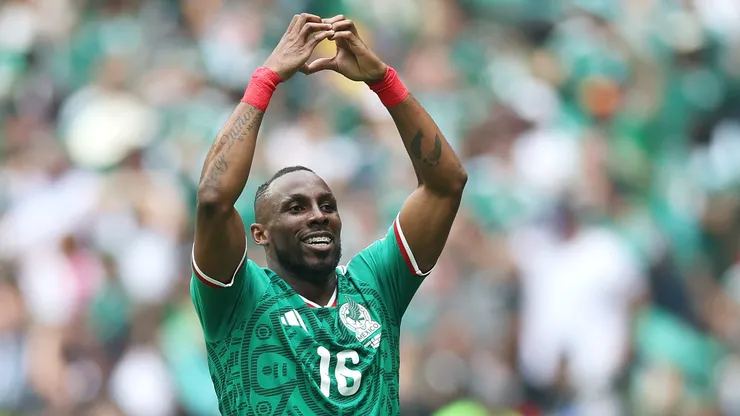 Quiñones, autor do gol. (Photo by Carl Recine/Getty Images)