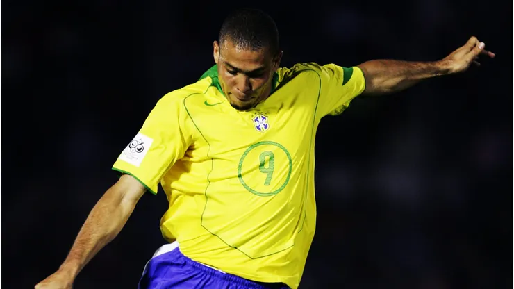 Ronaldo esteve presente naquela partida. (Photo by Shaun Botterill/Getty Images)