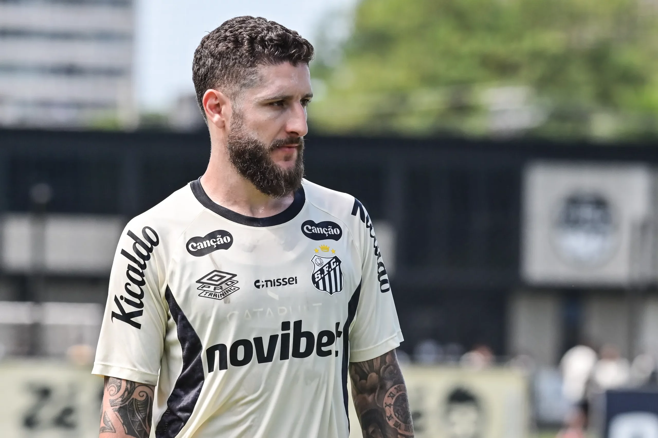 Fora dos planos de Cuca, Zé Rafael pode virar moeda de troca por Thiago Maia, do Inter – Foto: Jota Erre/AGIF