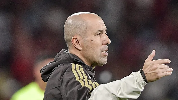 RJ - RIO DE JANEIRO - 03/05/2026 - BRASILEIRO A 2026, FLAMENGO X VASCO - Leonardo Jardim tecnico do Flamengo durante partida contra o Vasco no estadio Maracana pelo campeonato Brasileiro A 2026. Foto: Thiago Ribeiro/AGIF