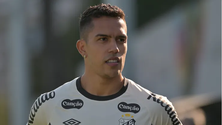 Igor durante atividade no CT Rei Pelé