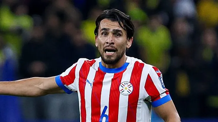SAO PAULO, BRAZIL - JUNE 10: Junior Alonso of Paraguay reacts during the FIFA World Cup 2026 Qualifier match between Brazil and Paraguay at Neo Quimica Arena on June 10, 2025 in Sao Paulo, Brazil. (Photo by Ricardo Moreira/Getty Images)