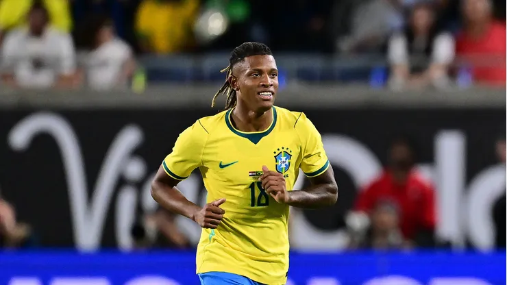 Danilo participou também do amistoso contra a Croácia. Photo by Julio Aguilar/Getty Images