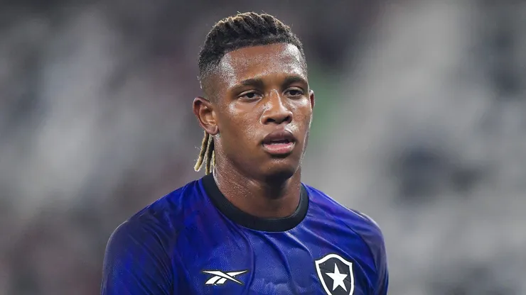 Danilo no Botafogo. Foto: Thiago Ribeiro/AGIF