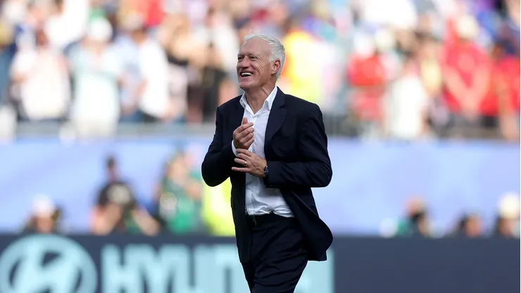 Didier Deschamps, técnico da França, comemora a vitória da equipe por 2 a 0 na partida das quartas de final da Copa do Mundo entre França e Marrocos. (Photo by Lars Baron/Getty Images)