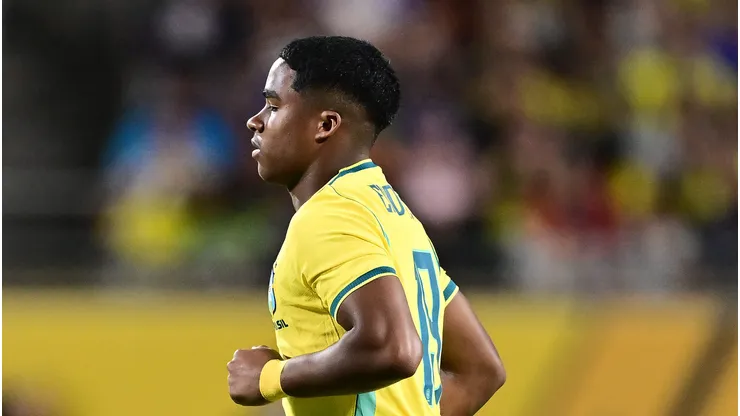 Com apenas 19 anos, Endrick passa por fase complicada e que pode influenciar na sequência da carreira. Foto: Julio Aguilar/Getty Images
