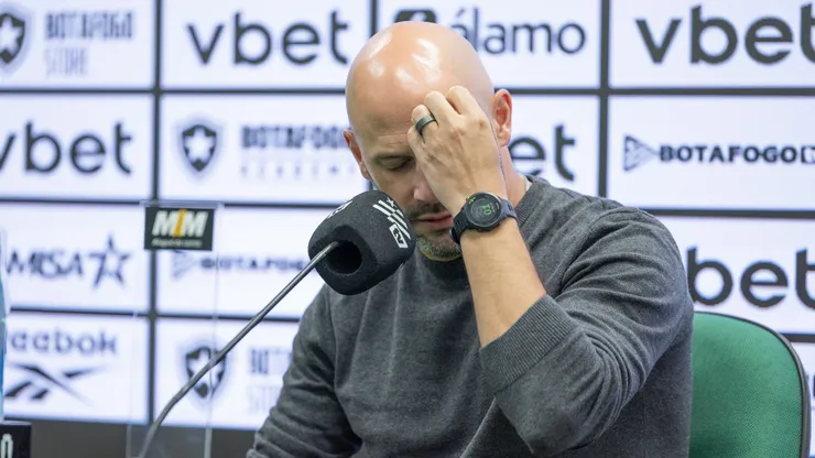 Franclim Carvalho tecnico do Botafogo durante coletiva de imprensa