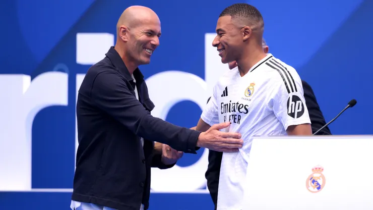 Cannavaro aponta Zidane como técnico ideal para a França após a Copa do Mundo. Foto: David Ramos/Getty Images