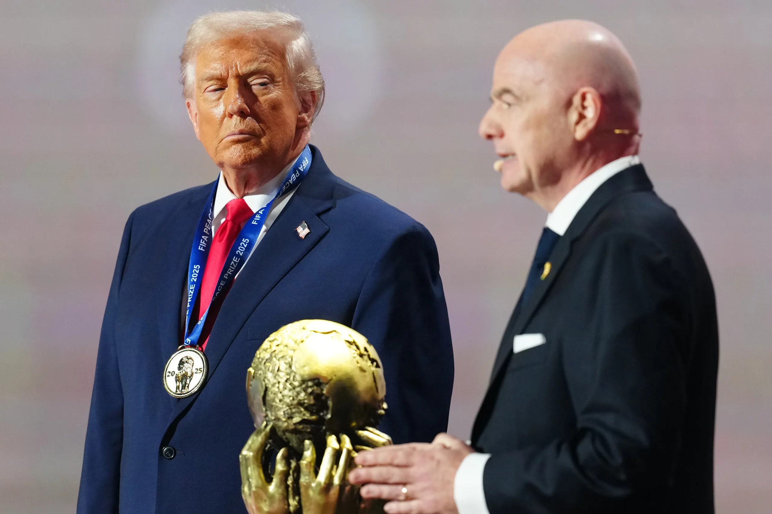 Donald Trump confirmou ter entrado em contato com Infantino para questionar expulsão de Balogun contra a Bósnia – Foto: Jia Haocheng – Pool/Getty Images