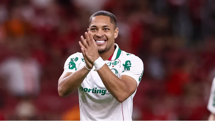 Vitor Roque durante partida no Beira-Rio