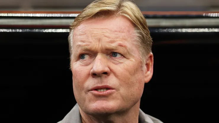 Ronald Koeman durante o jogo de abertura contra o Japão. Michael Steele/Getty Images