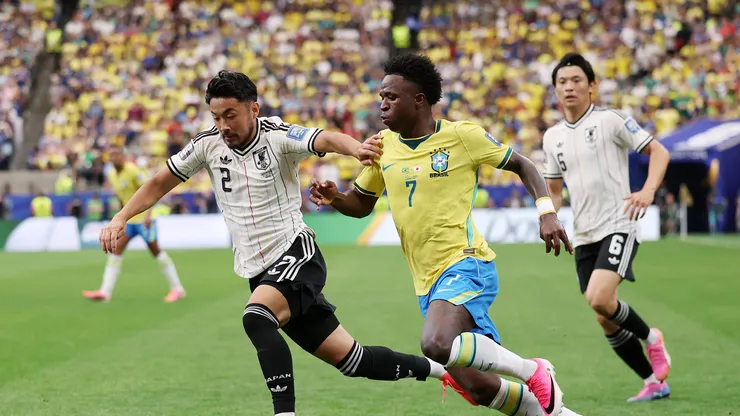 Vini Júnior em ação na partida entre Brasil x Japão