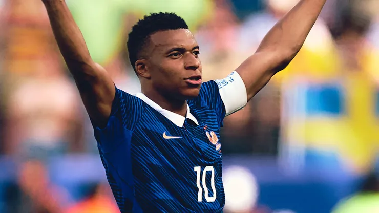Mbappé em campo pela seleção da França. (Photo by Mattia Ozbot/Getty Images)