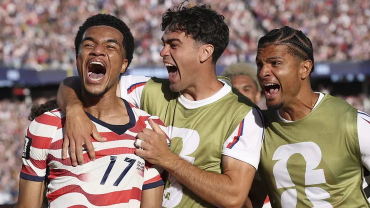 Tillman foi incansável ao longo do jogo contra os bósnios e marcou golaço de falta no fim da partida