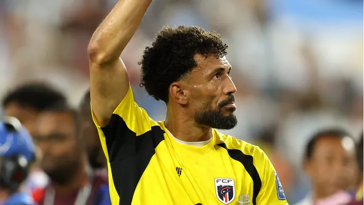 MIAMI GARDENS, FLORIDA - JULY 03: Vozinha #1 of Cabo Verde applauds fans after the 2-3 loss during the FIFA World Cup 2026 Round of 32 match between Argentina and Cabo Verde at Miami Stadium on July 03, 2026 in Miami Gardens, Florida. (Photo by Michael Reaves/Getty Images)