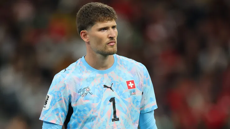 Gregor Kobel durante a partida da Copa do Mundo da entre Suíça e Argélia. (Photo by Alex Grimm/Getty Images)